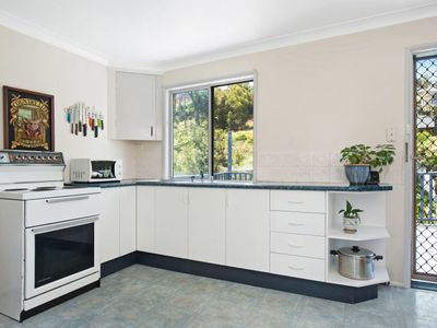 27 Commonwealth Avenue, Burrill Lake