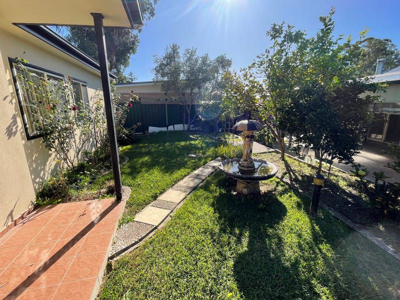 19A Holland Crescent, Casula