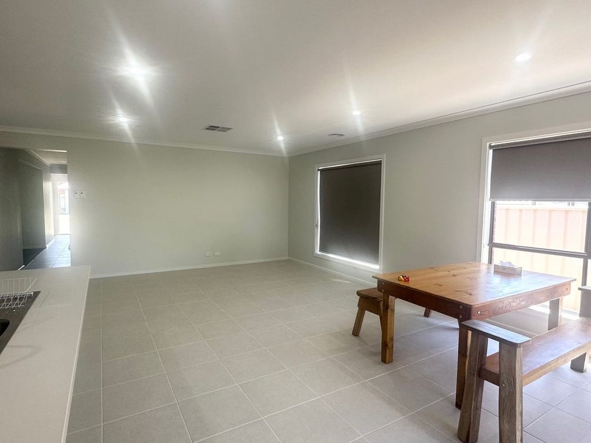 37 Simkins Drive, Benalla