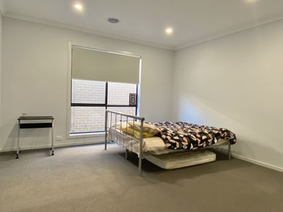 8 Midewin Way, Wyndham Vale