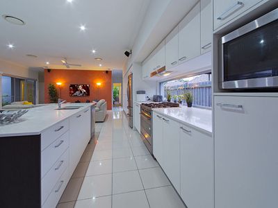 6 Esk Crescent, Wakerley