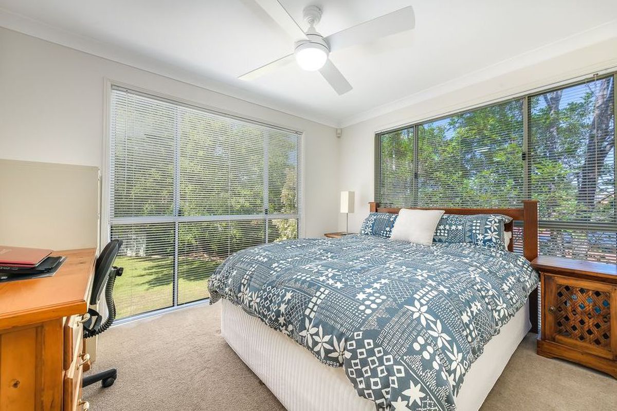9 Chablis Court, Molendinar