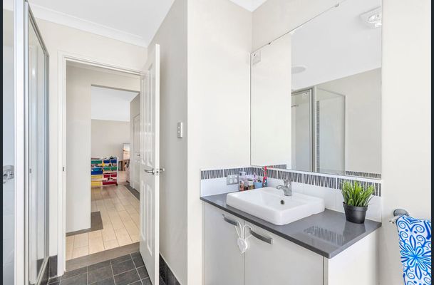 28 Southport Dr, Baldivis