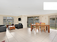 8 Parkvista Lane, Eagleby