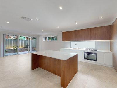 7 Gowrie Crescent, Westmead