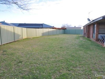 12 Hawkesbury Close, Dubbo