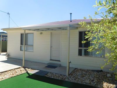 2 / 26 Philip Street, Horsham