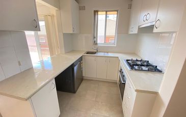 9 / 8 Flack Avenue, Hillsdale