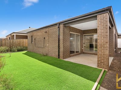 38 Bonhams Circuit, Manor Lakes