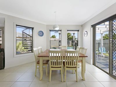 11 Antigua Way, Clear Island Waters