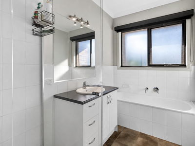 3-4 Cortona Place, Waurn Ponds
