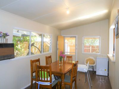 20 Livingstone St, Avenel