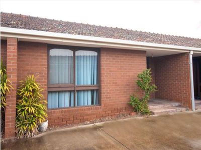 2/12 Moffatt Crescent, Hoppers Crossing