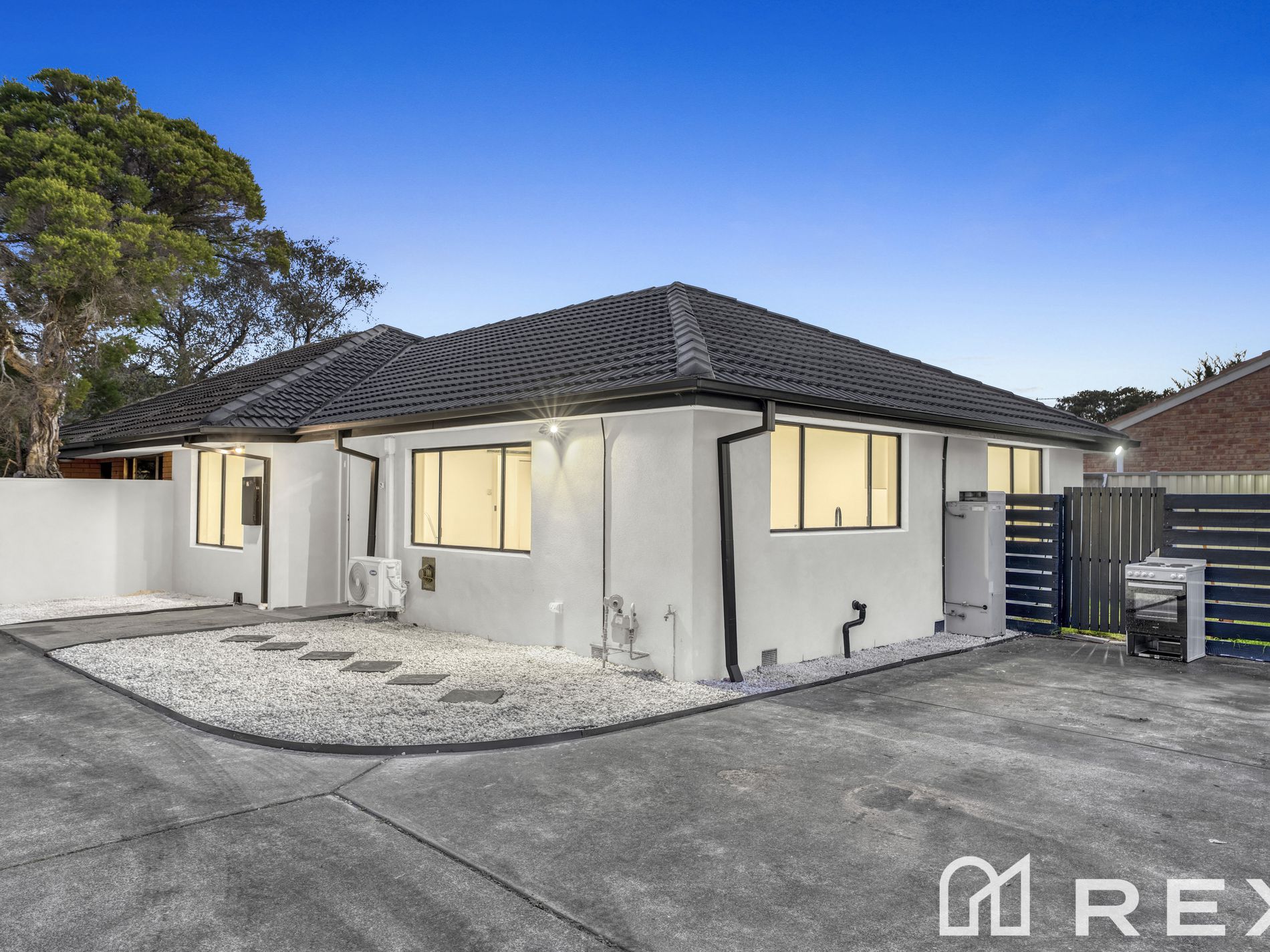 2 / 16-18 Heywood Crescent, Cranbourne North
