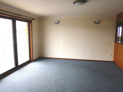 17a McKenzie Avenue, Mount Warrigal