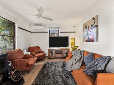 2 Simmonds Street, Mount Beauty