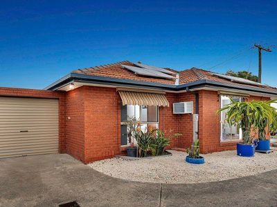 1 / 8 Hayes Road, Hampton Park