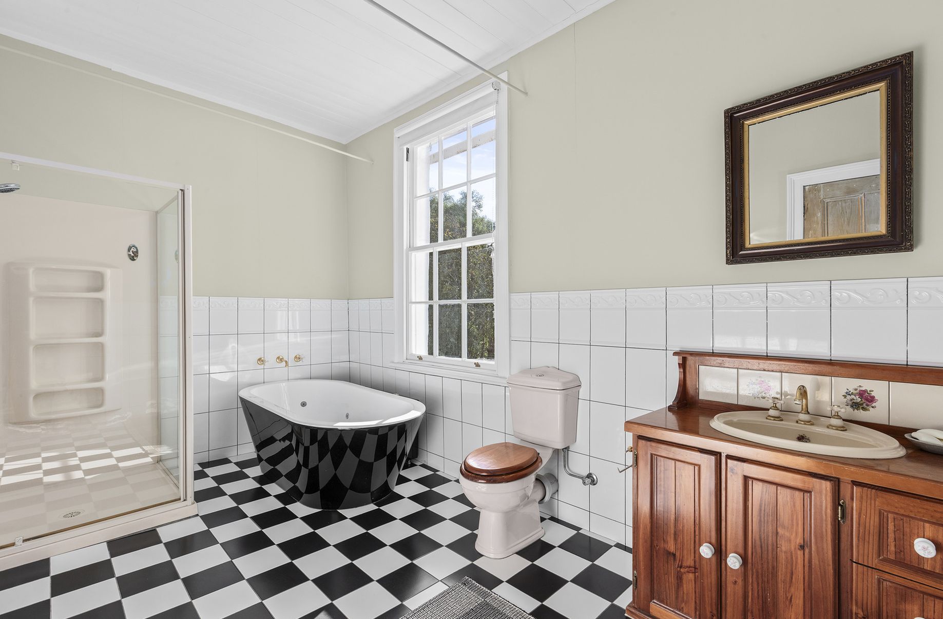 2 MERCER STREET, Shelford