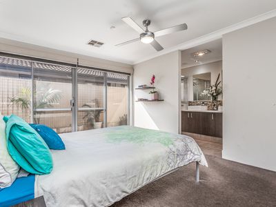 11 Januk Turn, South Guildford