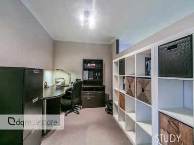 18 Liriope Parkway, Sinagra
