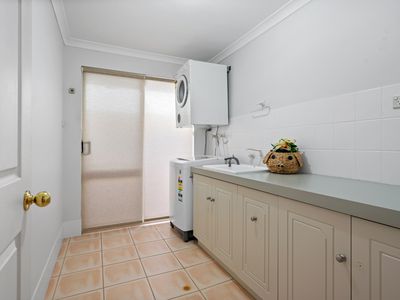 4 Chapman Drive, Somerville