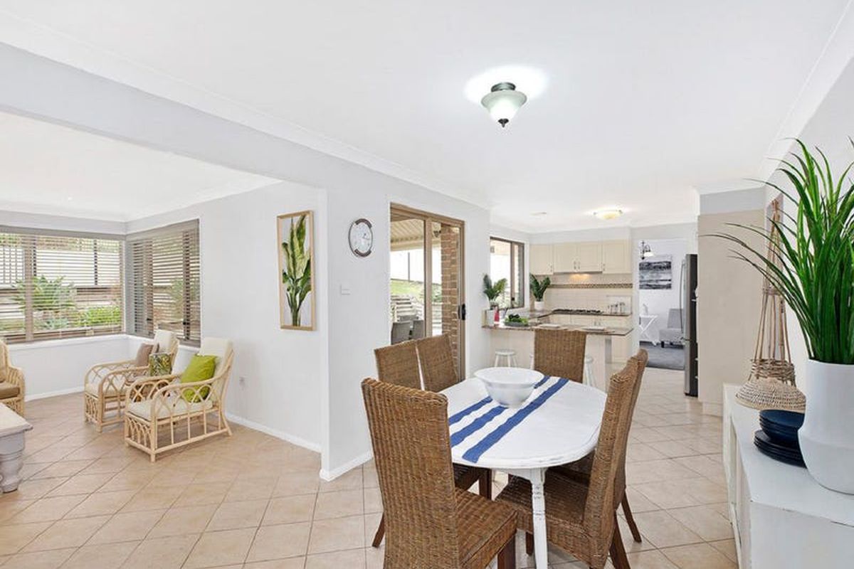 12 Scribbly Gum Crescent, Erina