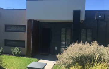 14 Grandvue Bvl, Pakenham