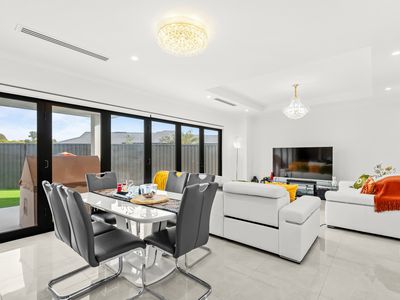 21 Barnevelder Bend, Southern River