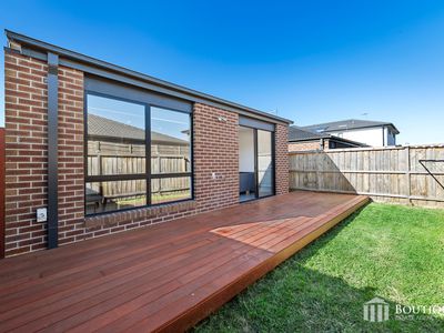 4 Aquatic Drive, Cranbourne West