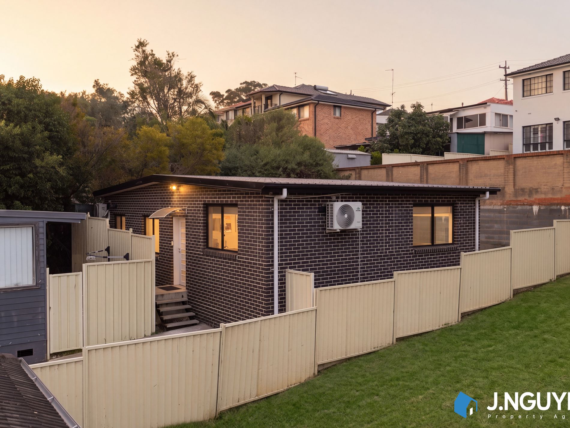 8 & 8a O'shannassy St, Mount Pritchard