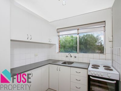 9 / 5 Young Street, Crestwood