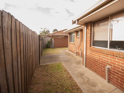 1/93 Chirnside Avenue, Werribee