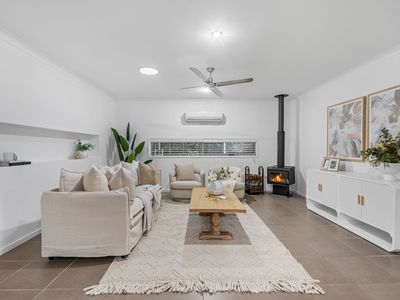 60 Saint Augustines Drive, Augustine Heights