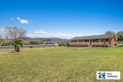 16 OAK STREET, Kootingal