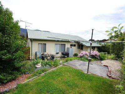 12 Arthur Street , Mount Beauty