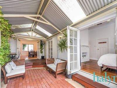 89 Scarborough Beach Road, Mount Hawthorn