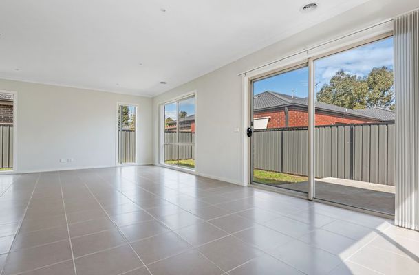 14 Pearce Way, Craigieburn