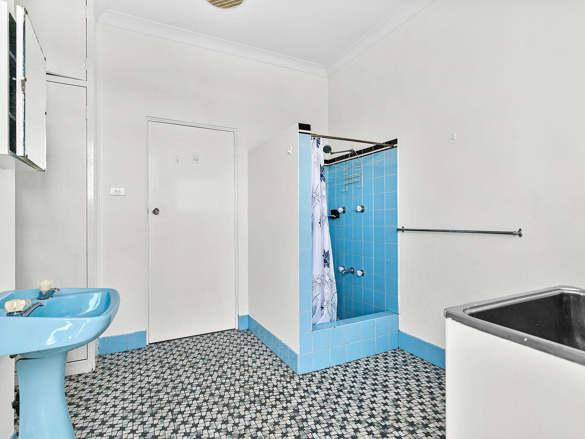 3 / 5 First Avenue South, Warrawong