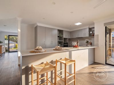 41 Ngungun Crescent, Glass House Mountains