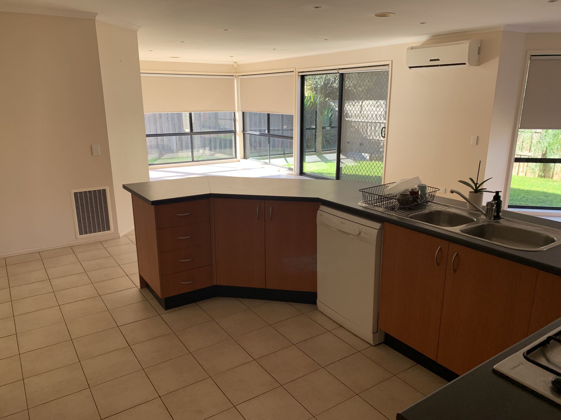 10 Betty Court, Lara