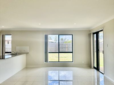 1 / 5 Corack Avenue, Cambooya