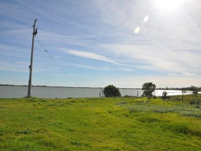 10 Pineview Court, Lake Charm