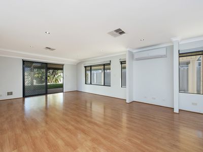 15 Sainte Maxime Avenue, Port Kennedy