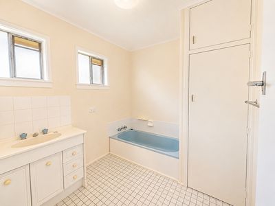 10-12 Crouch Avenue, Atherton