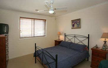 2 / 26 Cara Crescent, Berwick