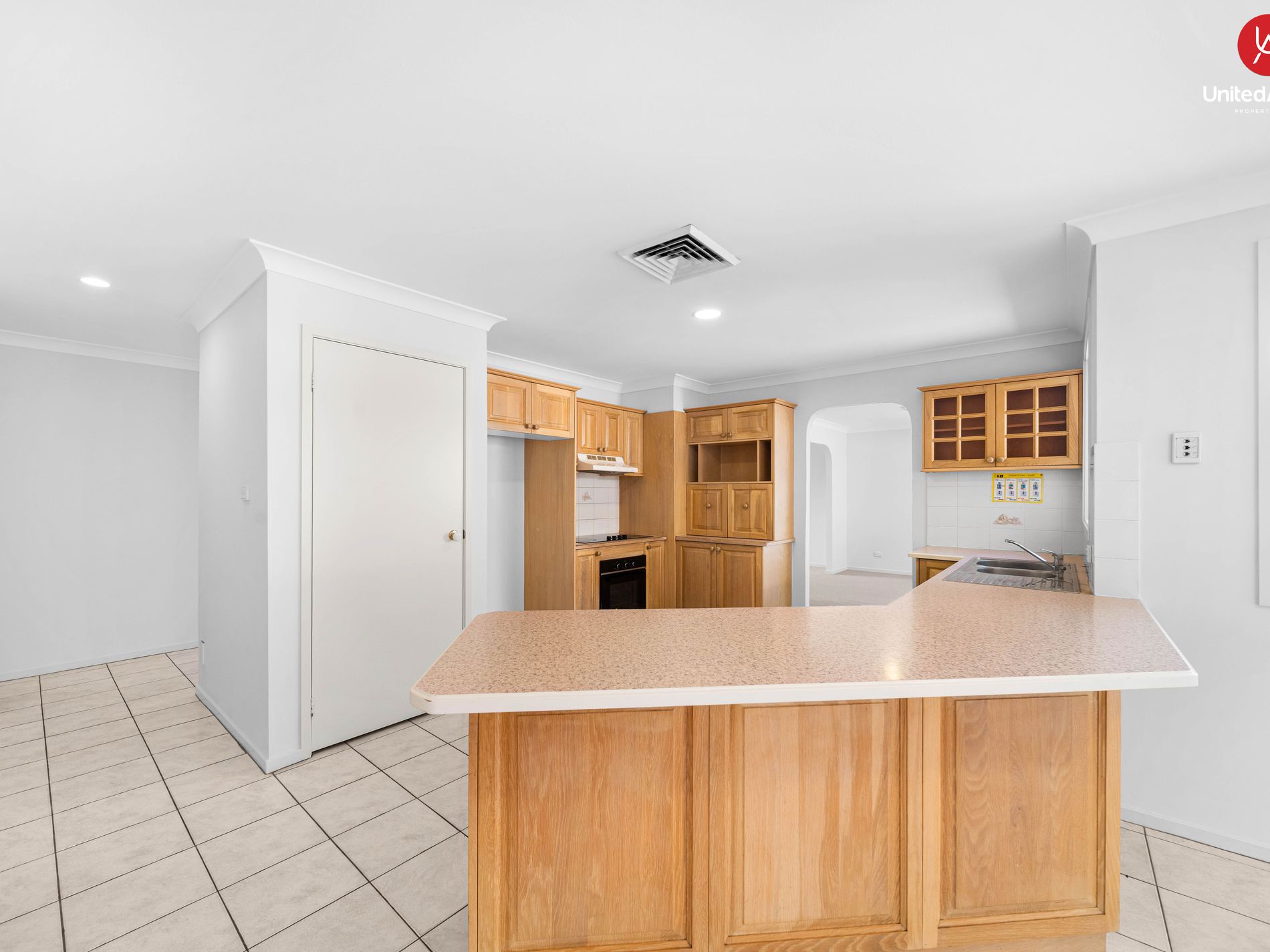 85 EDINBURGH CIRCUIT, Cecil Hills