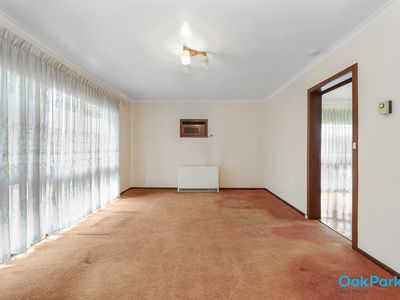 1 / 13 Ballater Street, Essendon