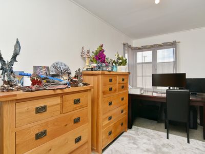 1 / 38 Fenchurch Street, Redwood