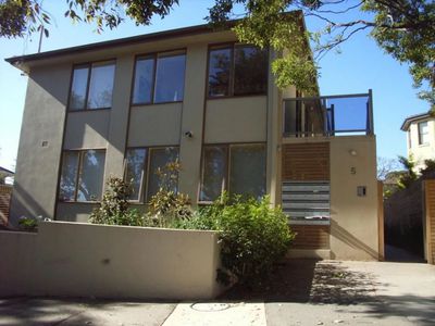 10 / 5 Summerlea Grove, Hawthorn