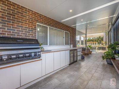 4 Freesia Way, Hamlyn Terrace